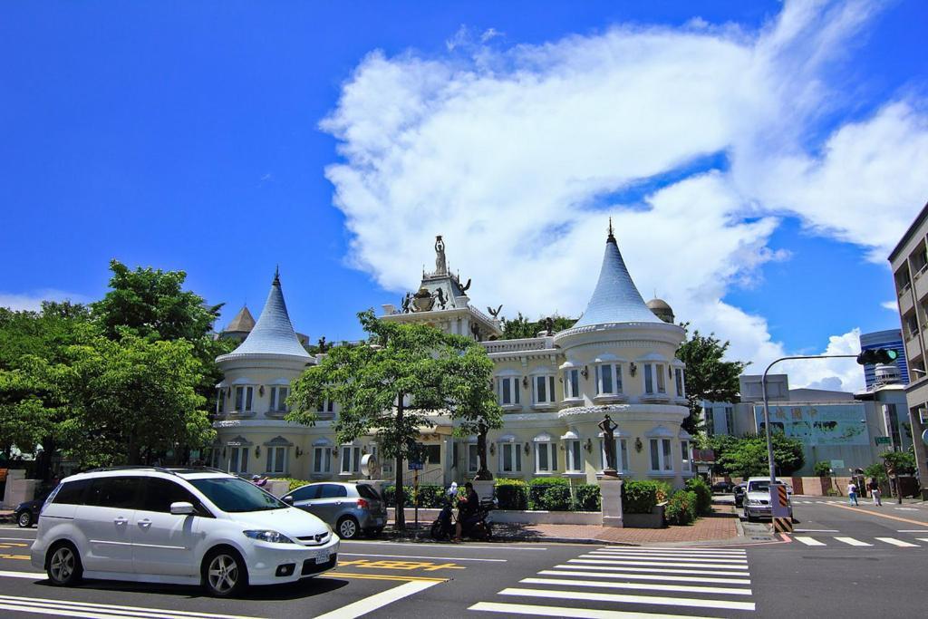 Front Yard Villa Tainan Bagian luar foto